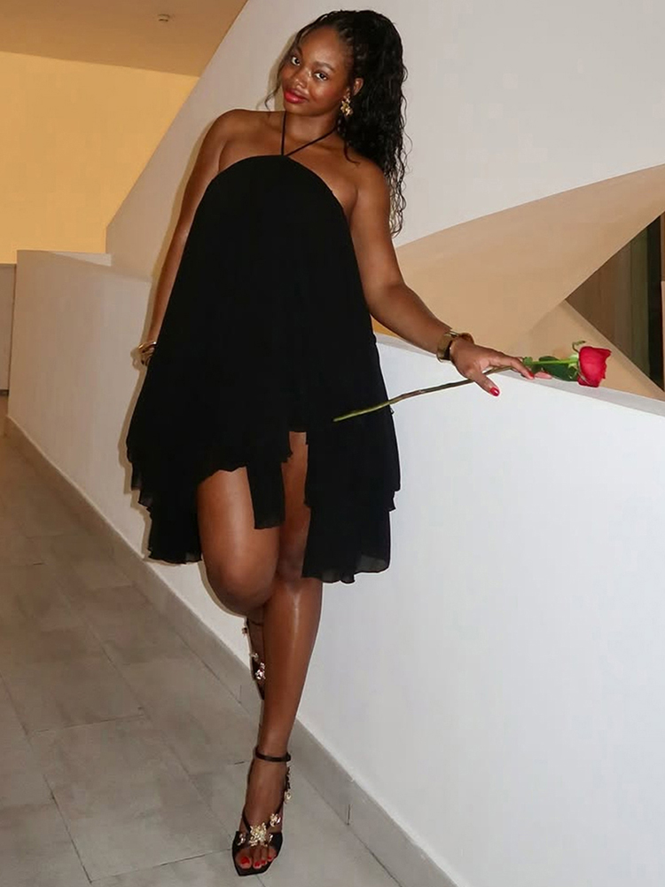 Abito ampio con scollo all'ame - Y2K Backless Halter Mini Dress recensione e prezzo